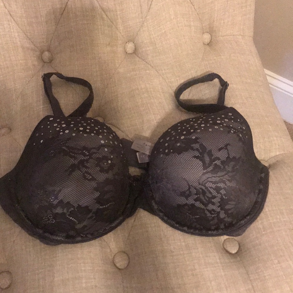 Black Lacy Victoria’s Secret bra